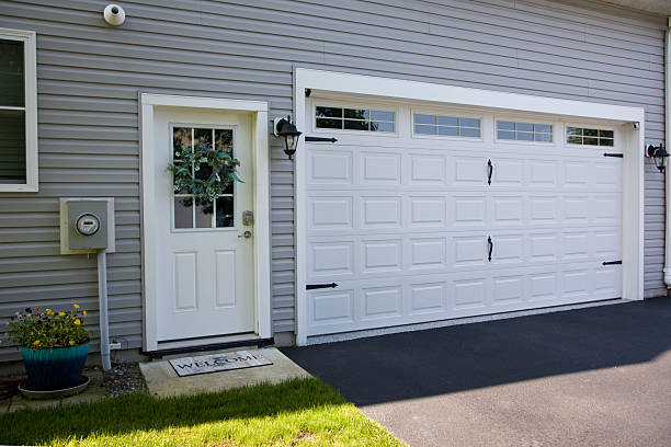 24/7 Emergency Garage Door Panel Replacement experts in Garberville, CA